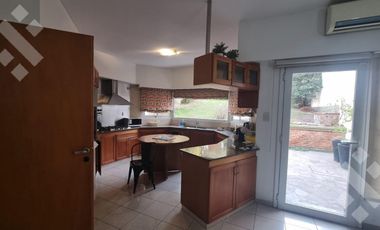 Venta - Casa - 4 dormitorios - Sargento Cabral  665  - Neuquén -