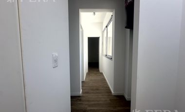 Venta departamento 3 ambientes con balcón en Wilde