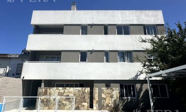 Venta departamento 3 ambientes con balcón en Wilde