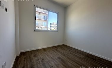Venta departamento 3 ambientes con balcón en Wilde