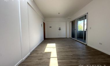 Venta departamento 3 ambientes con balcón en Wilde