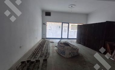 Local en  Villa Regina Cipolletti 200