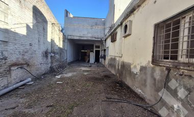 Local en  Villa Regina Cipolletti 200