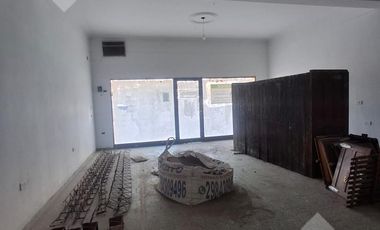 Local en  Villa Regina Cipolletti 200