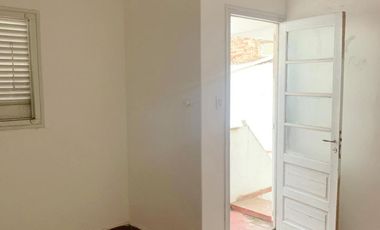 Casa de Pasillo venta Zona Río ideal reciclar a mts de BV. Oroño.