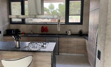 CASA, VENTA, COSTA ESMERALDA, DEPORTIVA, LOTE al 400, 5 AMBIENTES