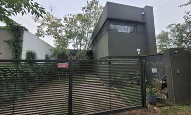 Casa en  venta en villa elisa 3 dormitorios pileta parque moderna