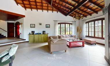 Casa en  Venta Carilo con pileta