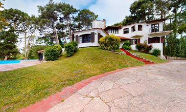 Casa en  Venta Carilo con pileta