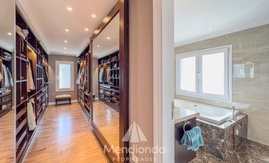 Casa 5 amb con piscina y cochera triple en Barrio Privado Tierras del Mar