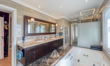 Casa 5 amb con piscina y cochera triple en Barrio Privado Tierras del Mar