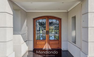 Casa 5 amb con piscina y cochera triple en Barrio Privado Tierras del Mar