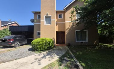 Casa en Venta 4 ambientes en Del Viso con Jardín, Pielta y Cochera
