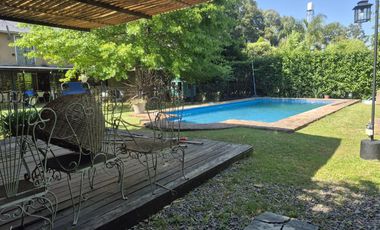 Casa en Venta 4 ambientes en Del Viso con Jardín, Pielta y Cochera