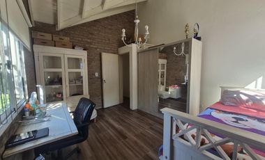 Casa en Venta 4 ambientes en Del Viso con Jardín, Pielta y Cochera