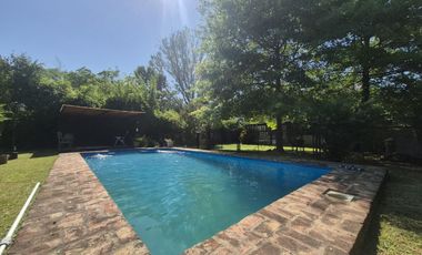 Casa en Venta 4 ambientes en Del Viso con Jardín, Pielta y Cochera