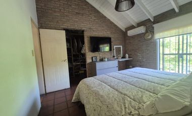 Casa en Venta 4 ambientes en Del Viso con Jardín, Pielta y Cochera