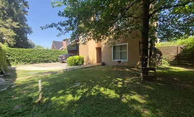 Casa en Venta 4 ambientes en Del Viso con Jardín, Pielta y Cochera