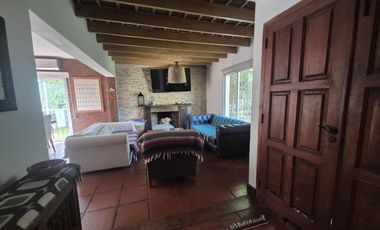 Casa en Venta 4 ambientes en Del Viso con Jardín, Pielta y Cochera