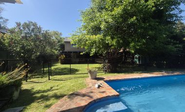 Casa en Venta 4 ambientes en Del Viso con Jardín, Pielta y Cochera