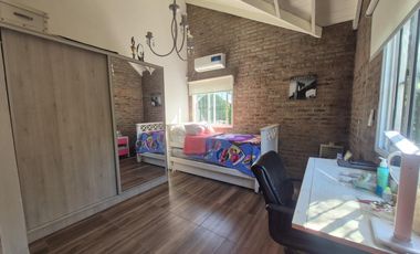 Casa en Venta 4 ambientes en Del Viso con Jardín, Pielta y Cochera