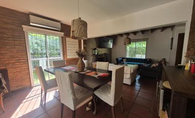 Casa en Venta 4 ambientes en Del Viso con Jardín, Pielta y Cochera