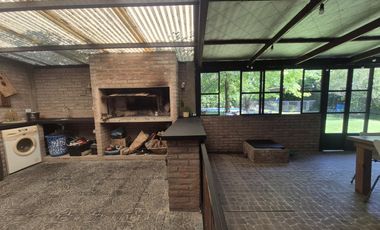 Casa en Venta 4 ambientes en Del Viso con Jardín, Pielta y Cochera