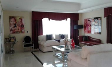 ESPECTACULAR!! CHALET DE ESTILO 1600 M²  VISTA AL GOLF