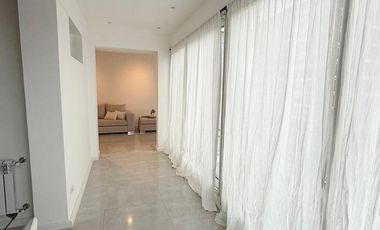 Departamento 3 ambientes a la calle con balcón / Zona centro