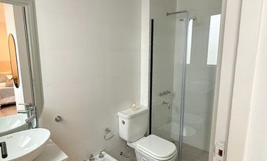 Departamento 3 ambientes a la calle con balcón / Zona centro