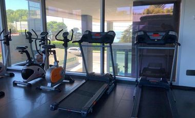 Piso frente al Golf – Vistas panorámicas a Playa Grande y Mar del Plata