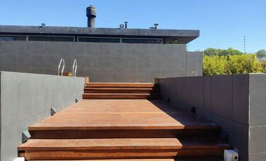 Piso frente al Golf – Vistas panorámicas a Playa Grande y Mar del Plata