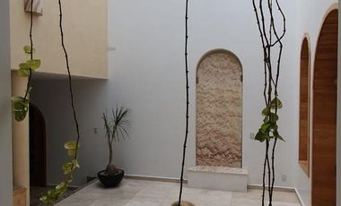 Casa en Condominio en RENTA VENTA en Calz Aguilas, Lomas de Axomiatla