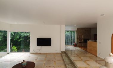 Casa en Condominio en RENTA VENTA en Calz Aguilas, Lomas de Axomiatla