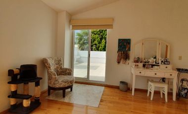 Casa en Condominio en RENTA VENTA en Calz Aguilas, Lomas de Axomiatla