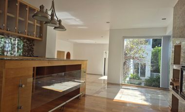 Casa en Condominio en RENTA VENTA en Calz Aguilas, Lomas de Axomiatla