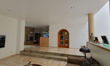 Casa en Condominio en RENTA VENTA en Calz Aguilas, Lomas de Axomiatla