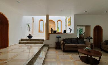 Casa en Condominio en RENTA VENTA en Calz Aguilas, Lomas de Axomiatla