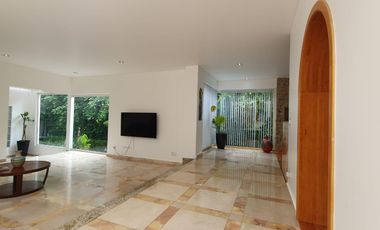 Casa en Condominio en RENTA VENTA en Calz Aguilas, Lomas de Axomiatla