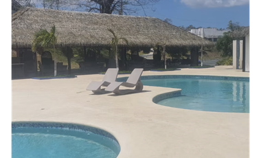 ALQUILER DE CASA CERCA DE PLAYA EN CORONADO DE 2 NIVELES LINEA BLANCA