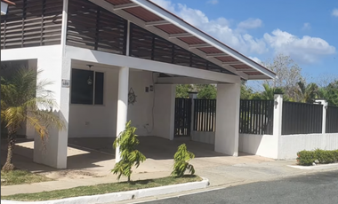 ALQUILER DE CASA DE 456M EN CORONADO 2 NIVELES CON LINEA BLANCA