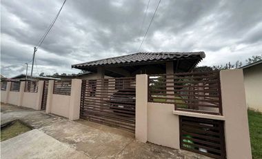 VENTA DE CASA.EN DAVID MAS APARTAMENTO NUEVO  CERCADO