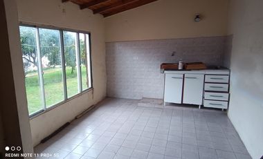 ALQUILER 24 M CASA 4 AMB QUINCHO O DEPTO  Y PARQUE