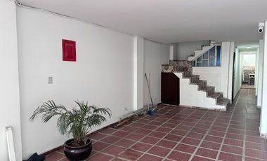 Arrendo Aparta-estudio en El Lido – Excelente Ubicación cerca a Calle 5, con Servicios Incluidos