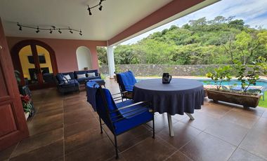 Casa en venta en Santo Domingo Ocotitlán, Tepoztlán, Morelos