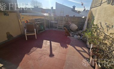 Venta PH de 4 ambientes con patio en Wilde