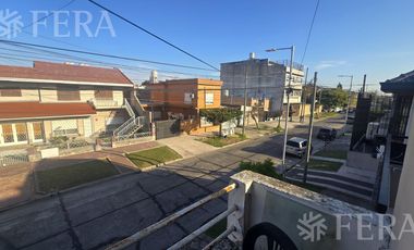 Venta PH de 4 ambientes con patio en Wilde