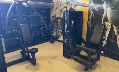 Arrienda departamento nuevo; ofrece vista y ubicación.