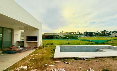 Casa 4 ambientes  en Venta - Barrio Arenas Chico