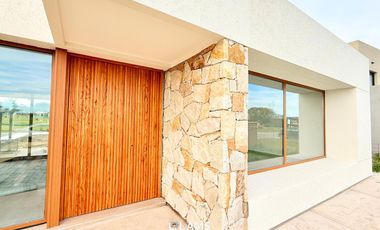 Casa 4 ambientes  en Venta - Barrio Arenas Chico